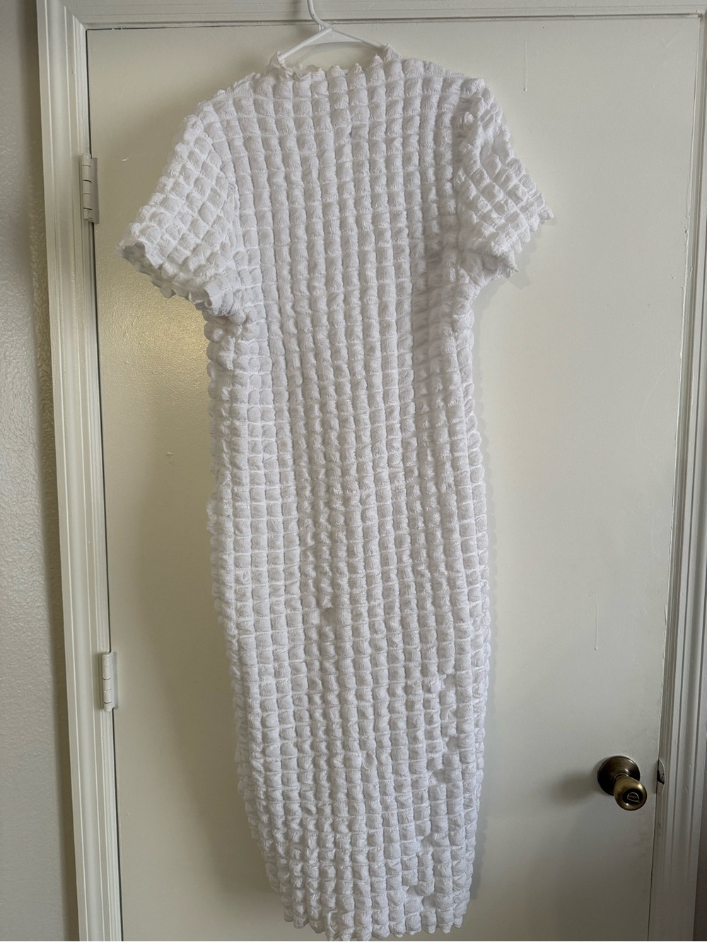 White Textured Popcorn Bubble Midi Dress β Size 2XL